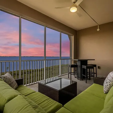 Bradenton Retreat-Pool Stunning Views & More